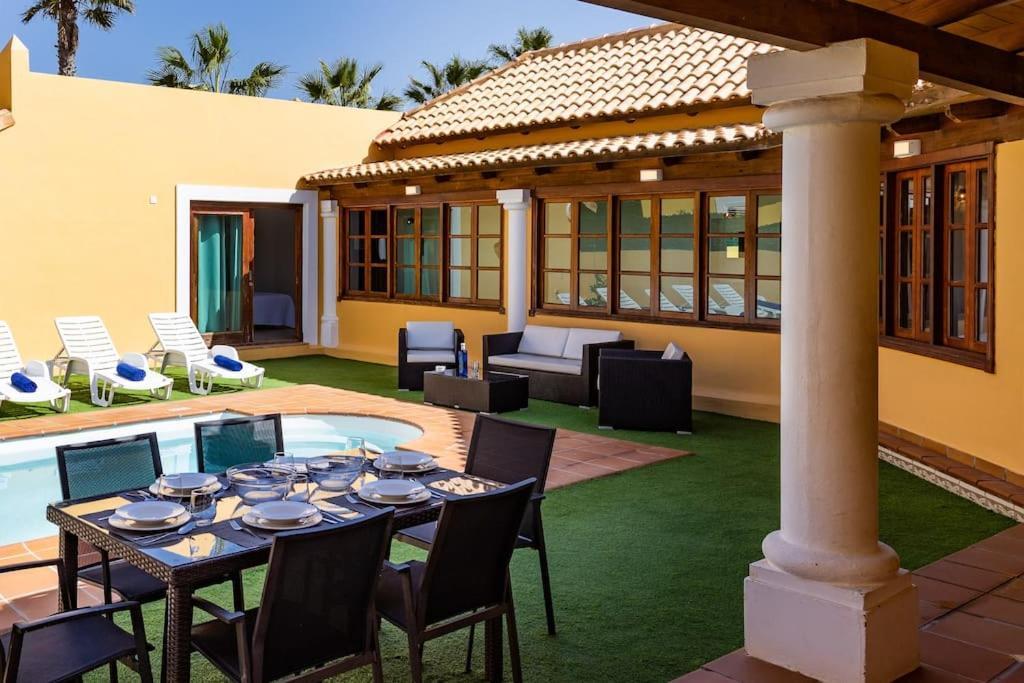 Villa Helen - Heated Pool Wifi Smarttv Barbecue コラレホ エクステリア 写真