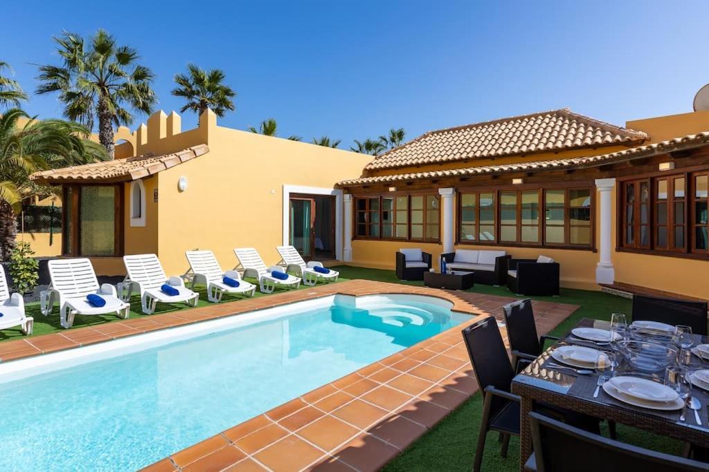 Villa Helen - Heated Pool Wifi Smarttv Barbecue コラレホ エクステリア 写真