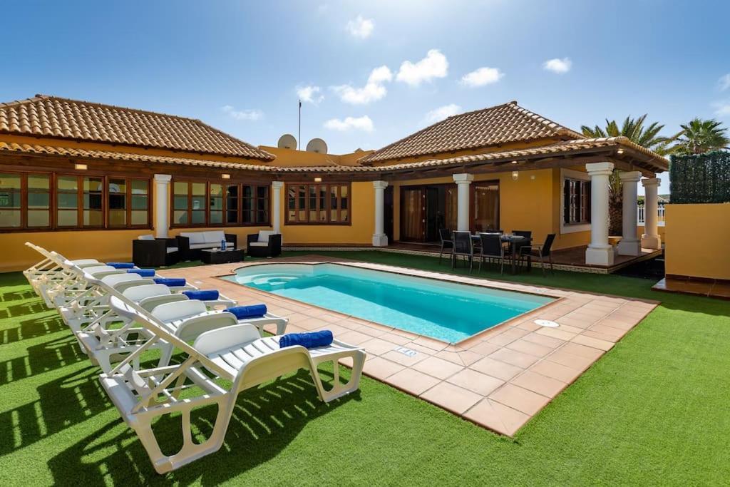 Villa Helen - Heated Pool Wifi Smarttv Barbecue コラレホ エクステリア 写真