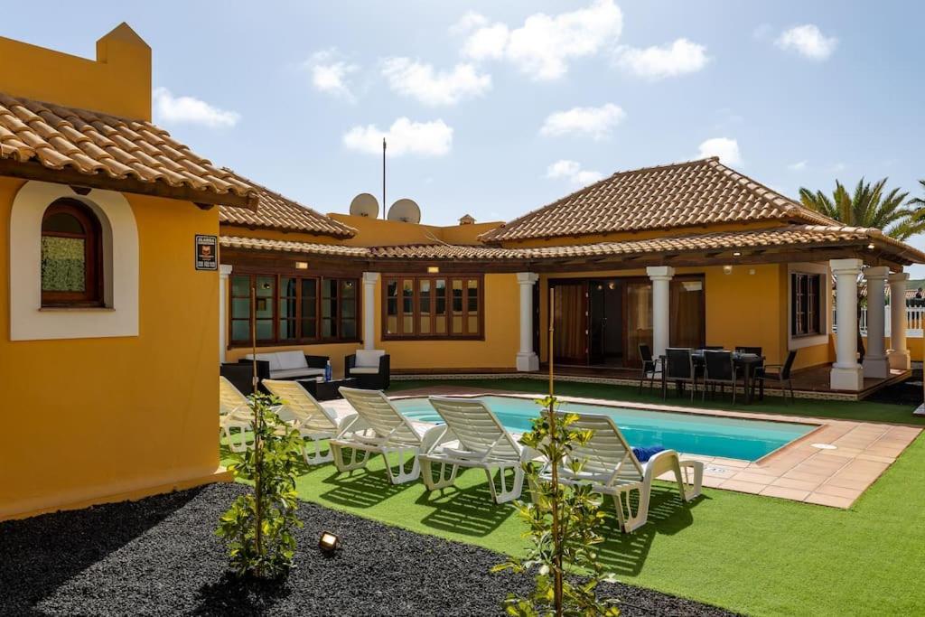 Villa Helen - Heated Pool Wifi Smarttv Barbecue コラレホ エクステリア 写真
